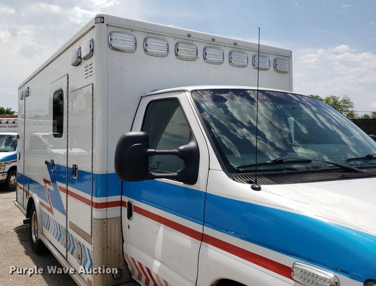 image for item DK7417 2016 Ford E450  ambulance