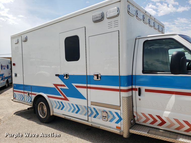 image for item DK7417 2016 Ford E450  ambulance