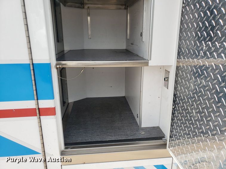 image for item DK7417 2016 Ford E450  ambulance