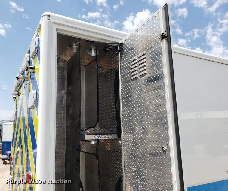 image for item DK7417 2016 Ford E450  ambulance