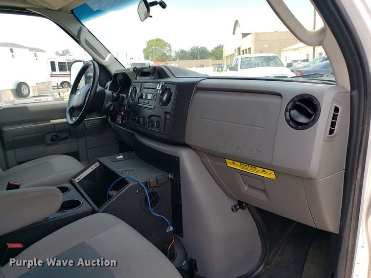 image for item DK7417 2016 Ford E450  ambulance