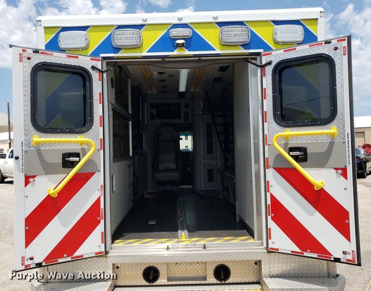 image for item DK7417 2016 Ford E450  ambulance