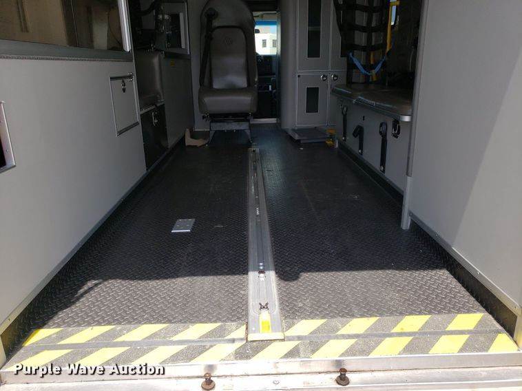 image for item DK7417 2016 Ford E450  ambulance