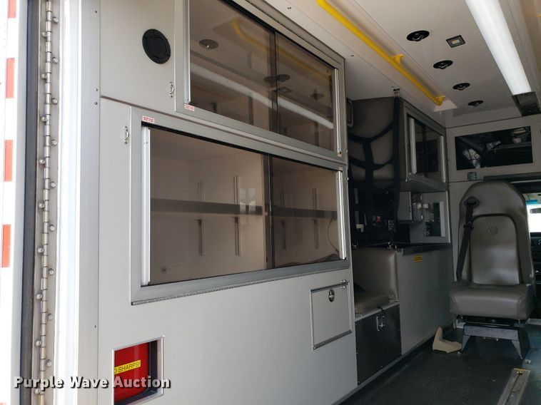 image for item DK7417 2016 Ford E450  ambulance