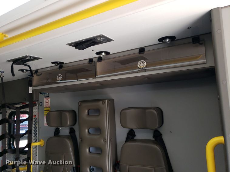 image for item DK7417 2016 Ford E450  ambulance