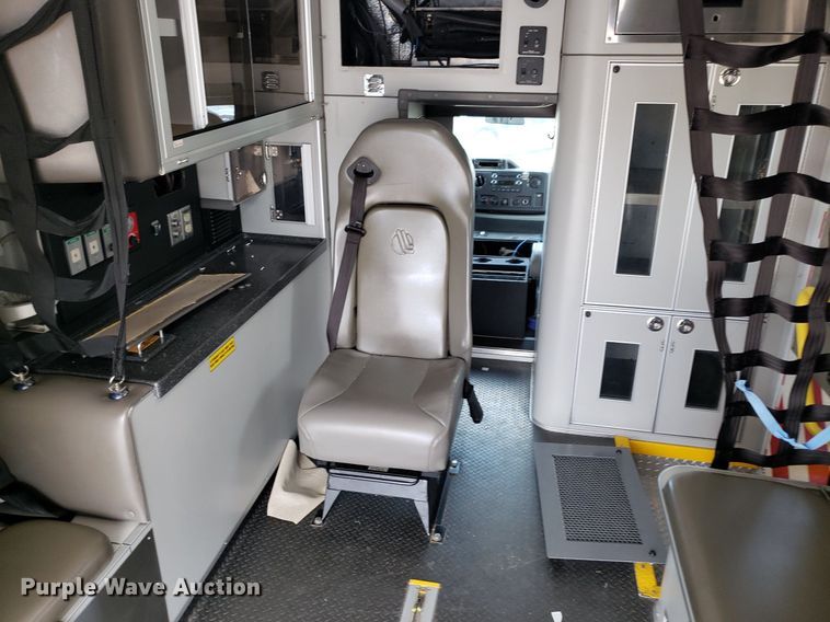 image for item DK7417 2016 Ford E450  ambulance