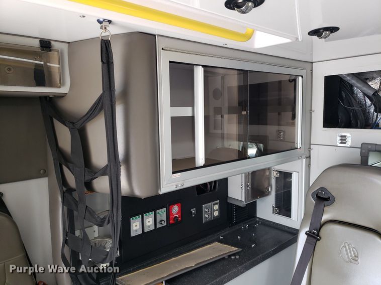 image for item DK7417 2016 Ford E450  ambulance