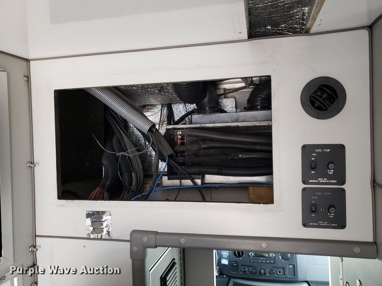 image for item DK7417 2016 Ford E450  ambulance