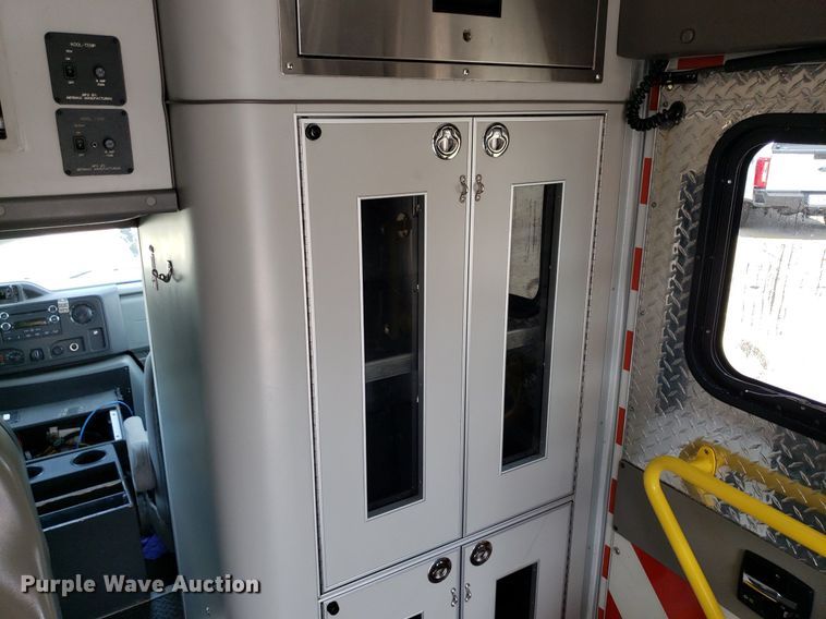 image for item DK7417 2016 Ford E450  ambulance