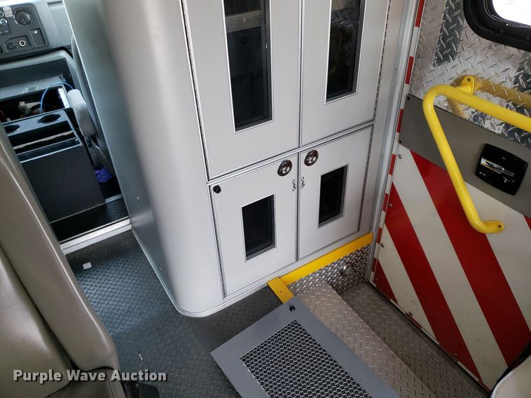 image for item DK7417 2016 Ford E450  ambulance