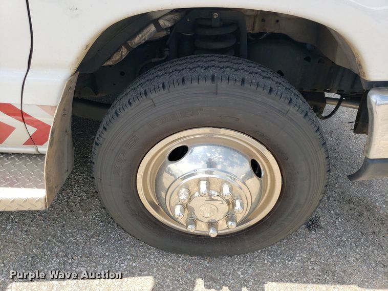 image for item DK7417 2016 Ford E450  ambulance