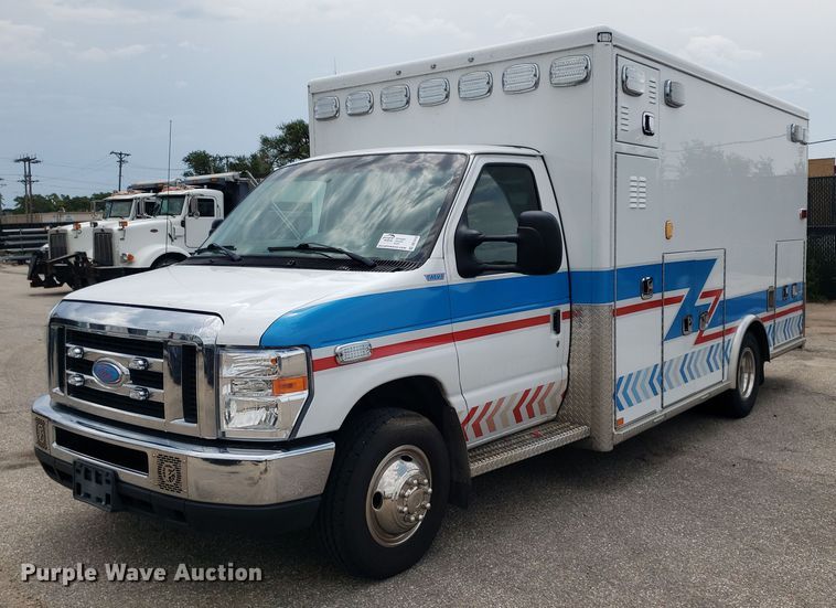 image for item DK7418 2016 Ford E450  ambulance
