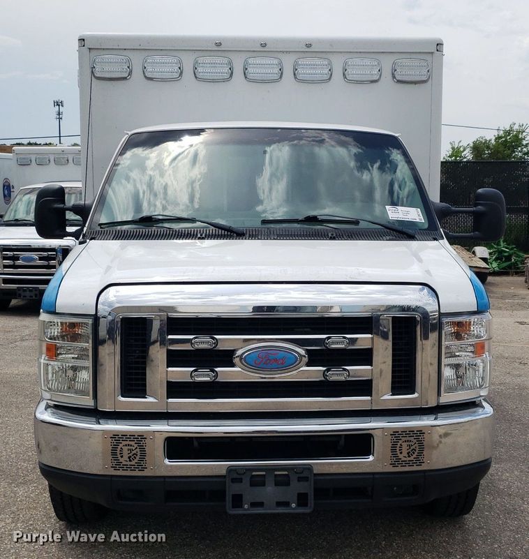 image for item DK7418 2016 Ford E450  ambulance