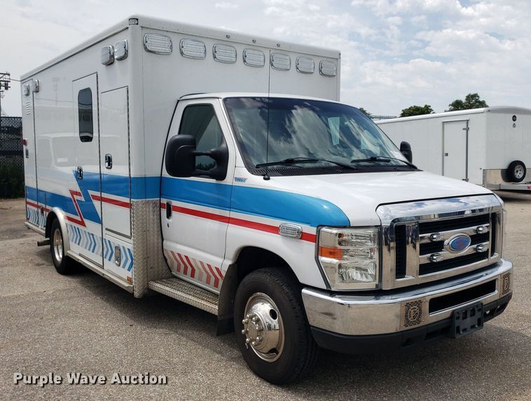 image for item DK7418 2016 Ford E450  ambulance