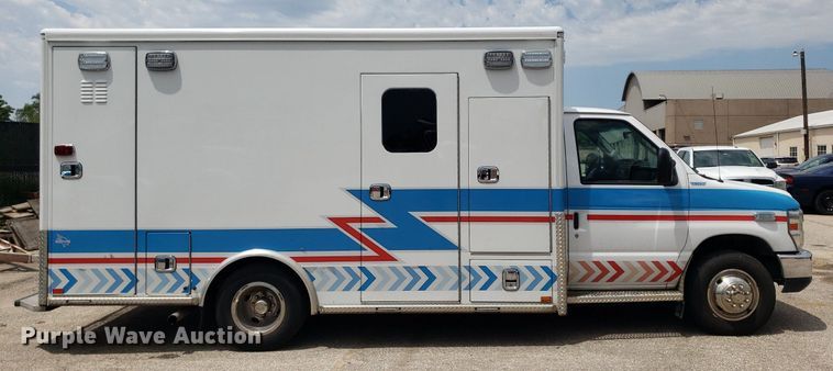 image for item DK7418 2016 Ford E450  ambulance
