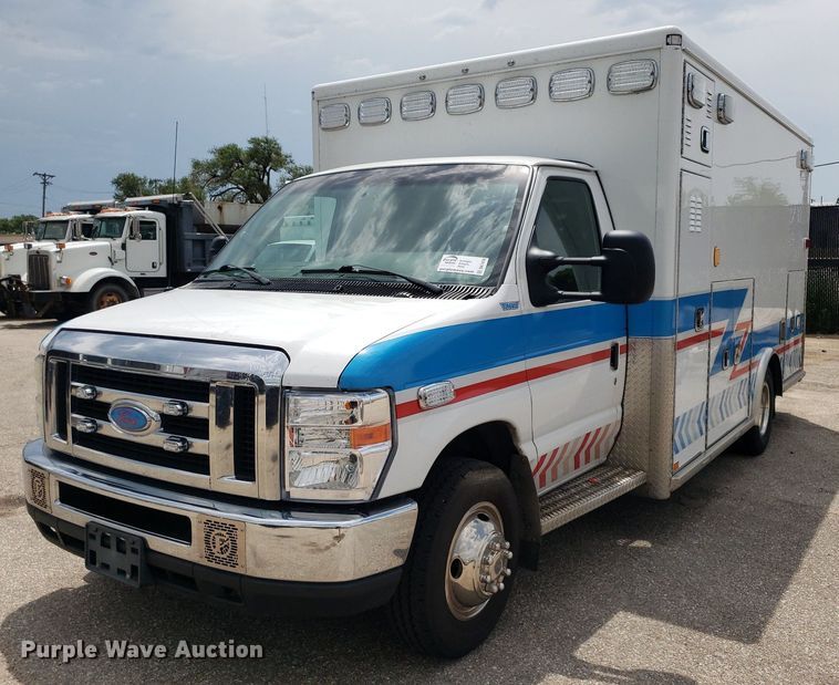 image for item DK7418 2016 Ford E450  ambulance