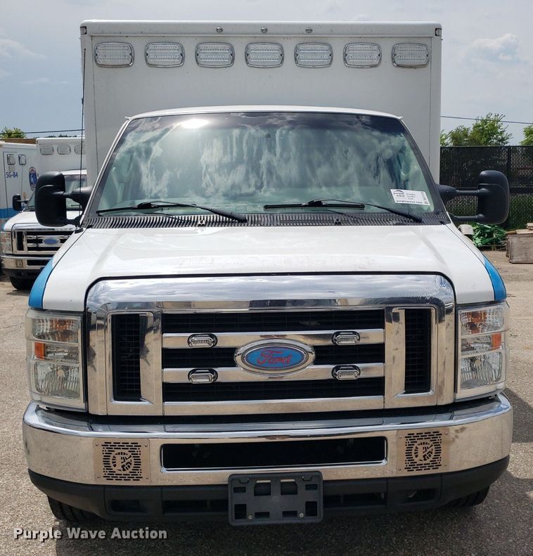 image for item DK7418 2016 Ford E450  ambulance