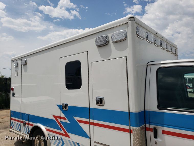 image for item DK7418 2016 Ford E450  ambulance