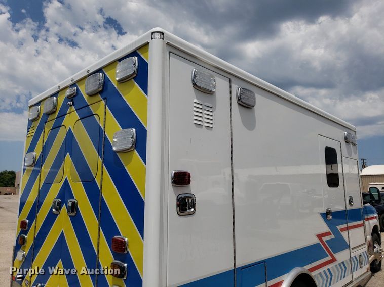 image for item DK7418 2016 Ford E450  ambulance