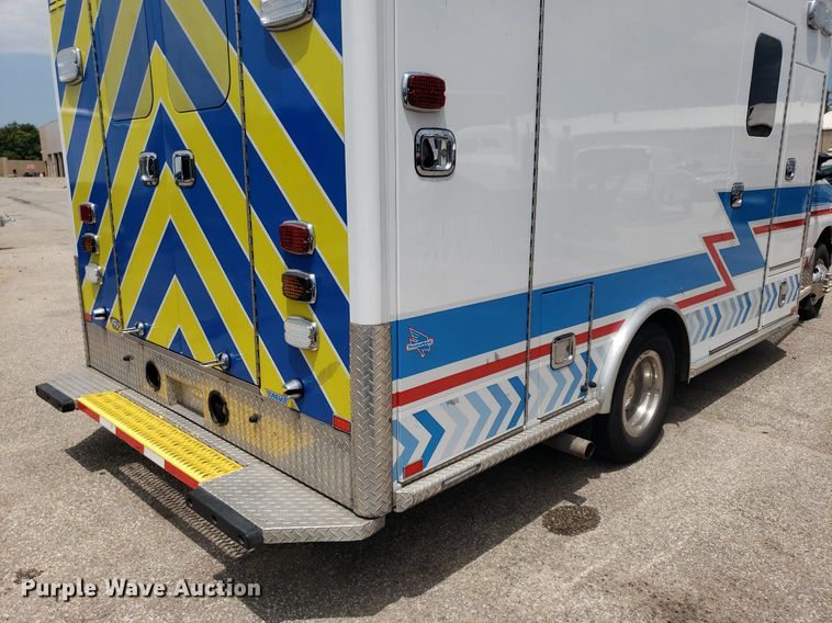 image for item DK7418 2016 Ford E450  ambulance