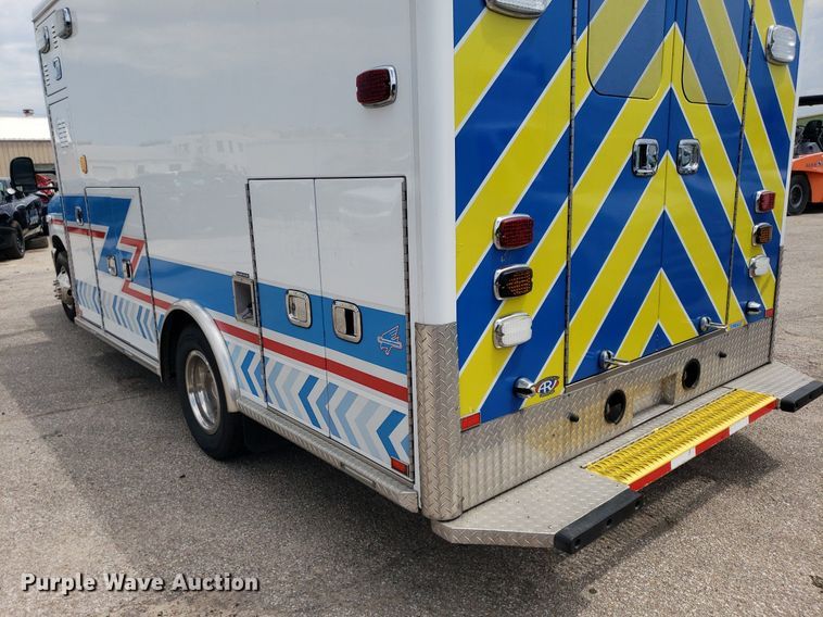 image for item DK7418 2016 Ford E450  ambulance