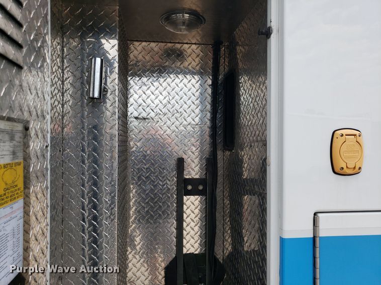 image for item DK7418 2016 Ford E450  ambulance