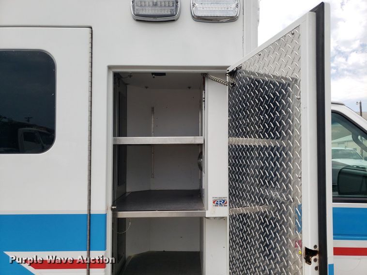 image for item DK7418 2016 Ford E450  ambulance