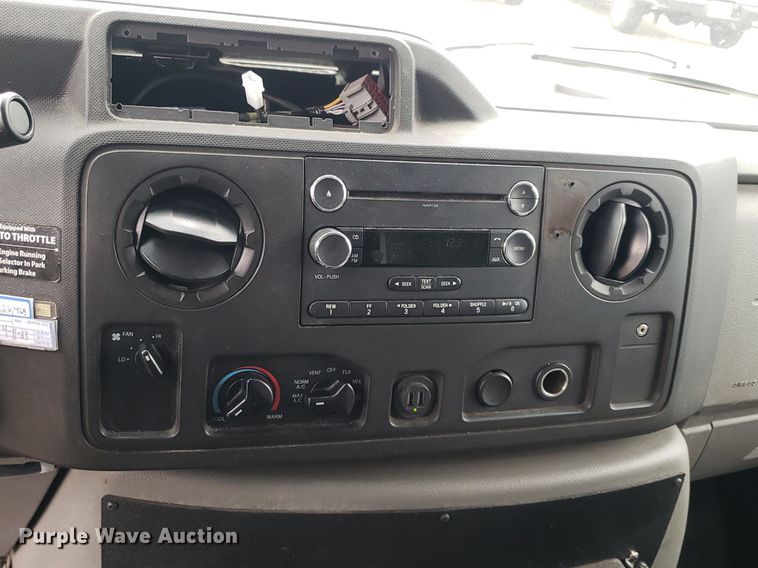 image for item DK7418 2016 Ford E450  ambulance