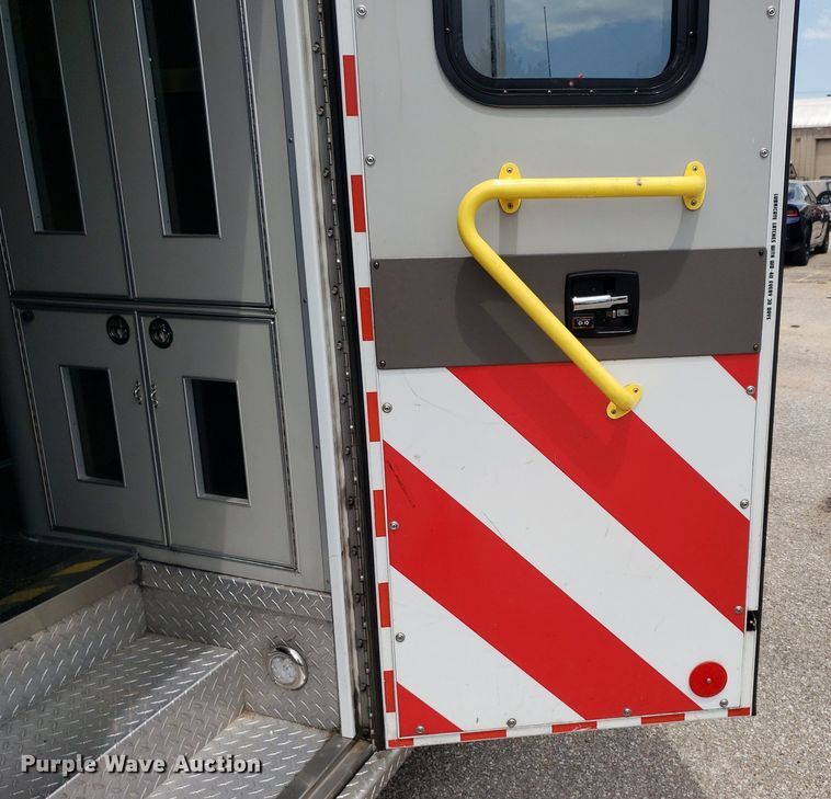 image for item DK7418 2016 Ford E450  ambulance