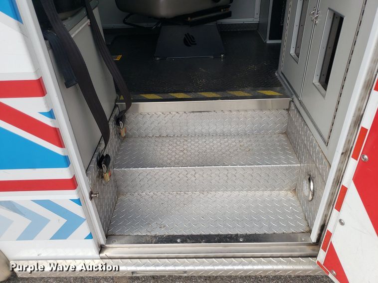 image for item DK7418 2016 Ford E450  ambulance
