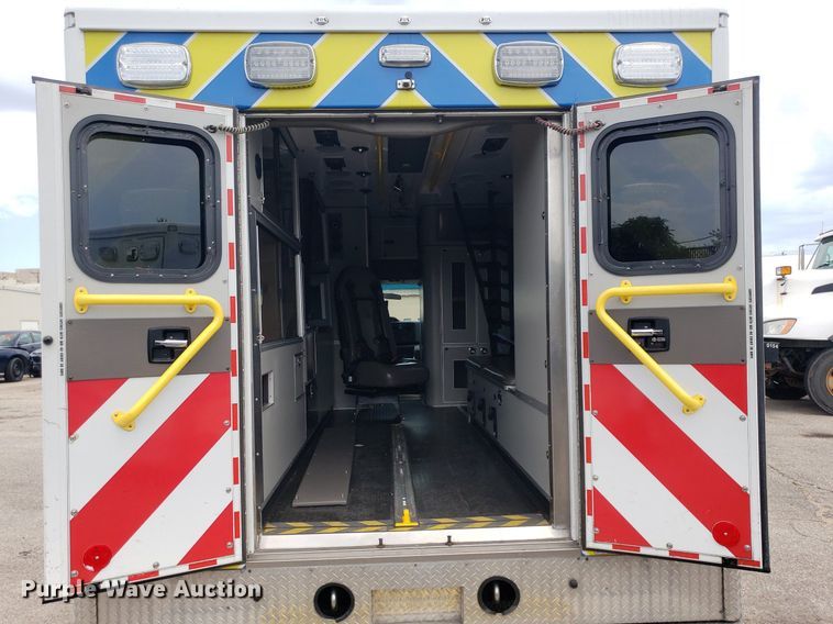 image for item DK7418 2016 Ford E450  ambulance