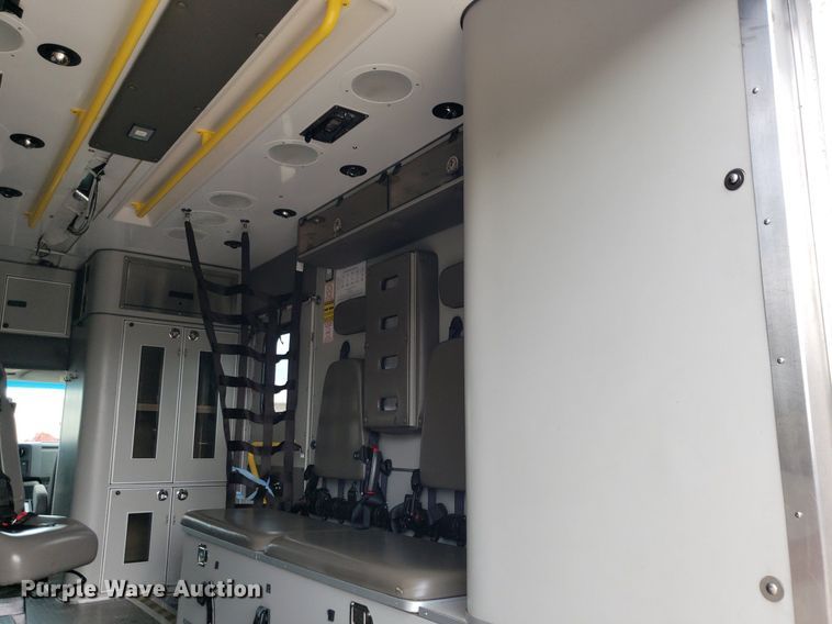 image for item DK7418 2016 Ford E450  ambulance