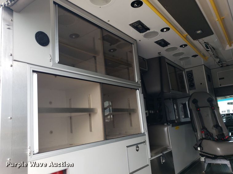 image for item DK7418 2016 Ford E450  ambulance