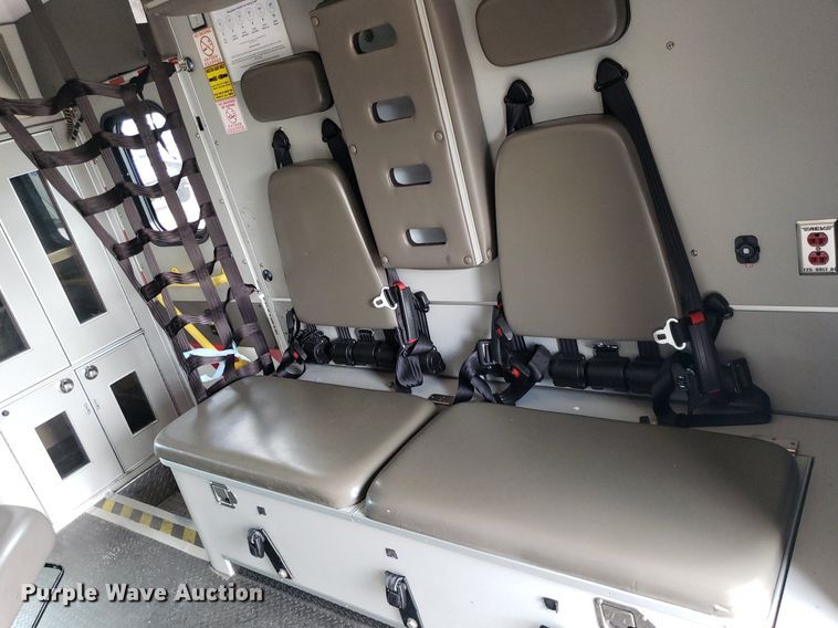 image for item DK7418 2016 Ford E450  ambulance