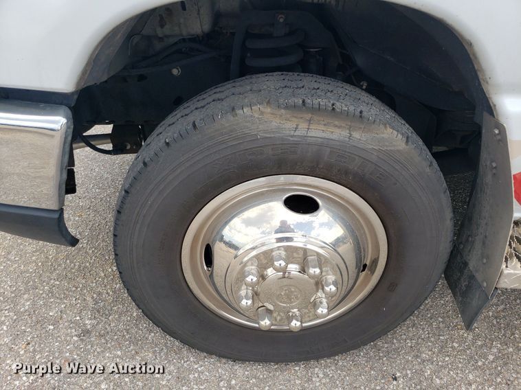 image for item DK7418 2016 Ford E450  ambulance