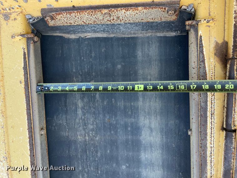 image for item DM0309 2007 Etnyre Quad  chip spreader