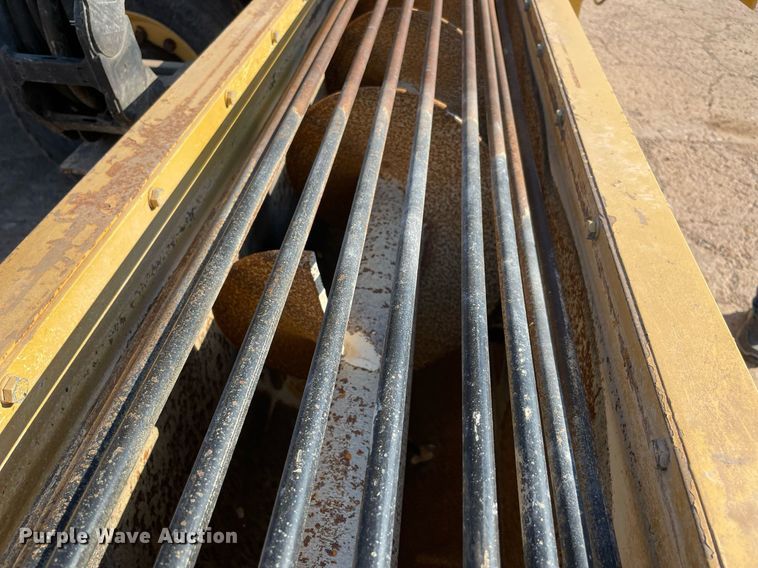 image for item DM0309 2007 Etnyre Quad  chip spreader