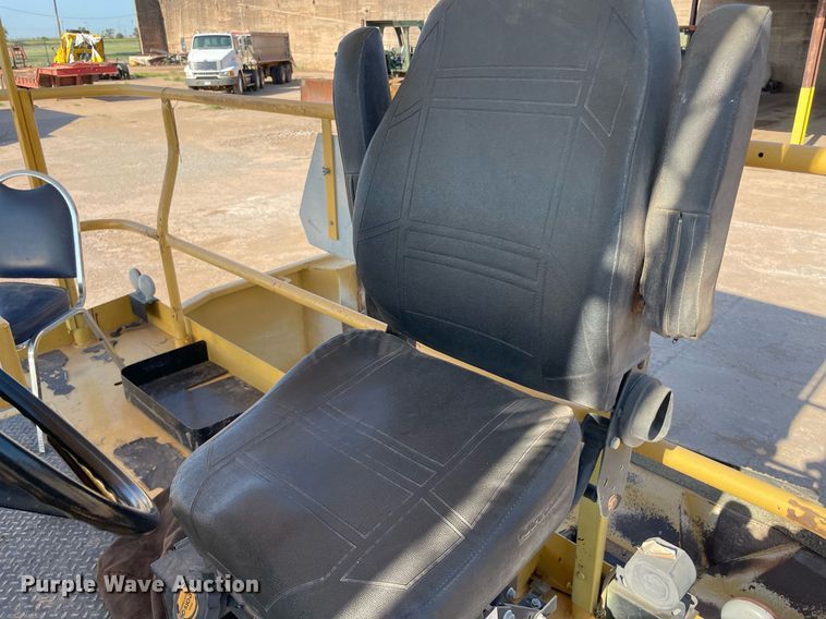 image for item DM0309 2007 Etnyre Quad  chip spreader