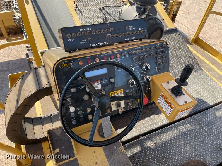 image for item DM0309 2007 Etnyre Quad  chip spreader