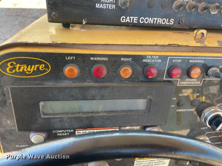 image for item DM0309 2007 Etnyre Quad  chip spreader