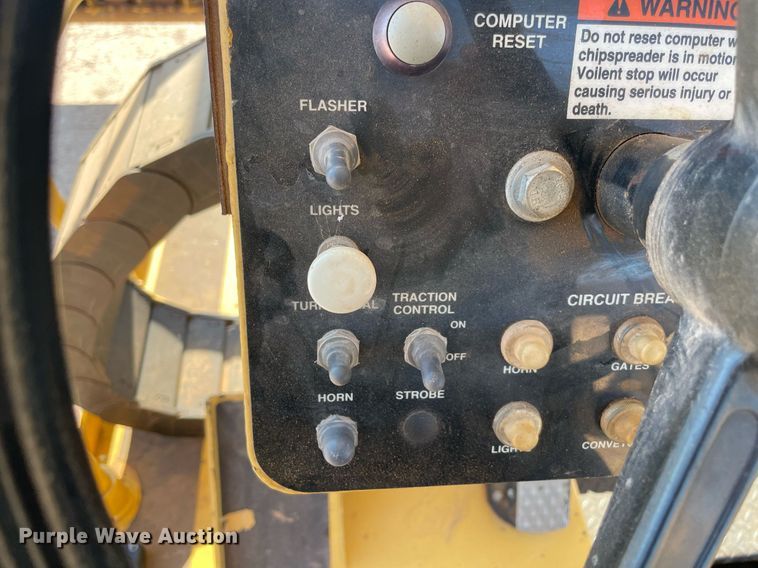 image for item DM0309 2007 Etnyre Quad  chip spreader