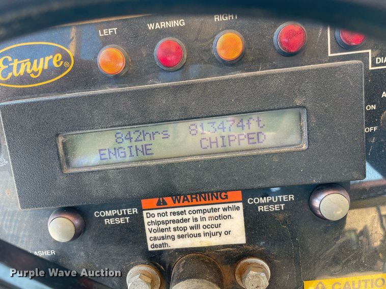 image for item DM0309 2007 Etnyre Quad  chip spreader