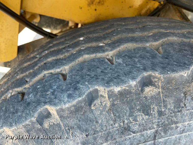 image for item DM0309 2007 Etnyre Quad  chip spreader