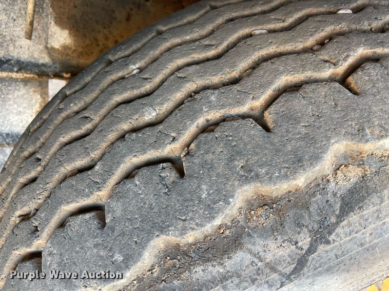 image for item DM0309 2007 Etnyre Quad  chip spreader