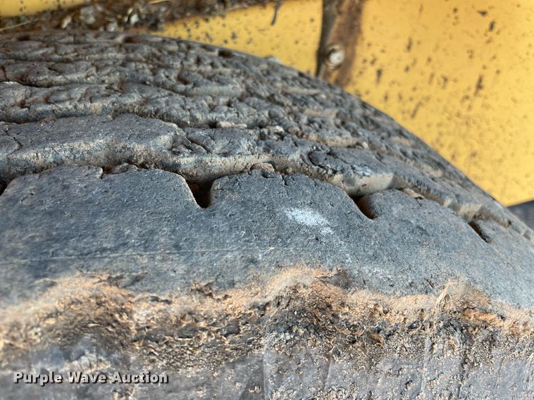 image for item DM0309 2007 Etnyre Quad  chip spreader