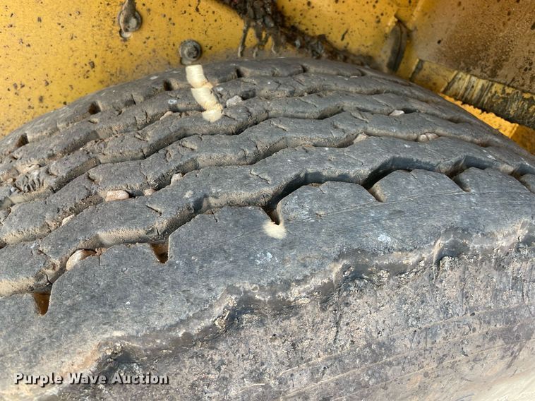 image for item DM0309 2007 Etnyre Quad  chip spreader