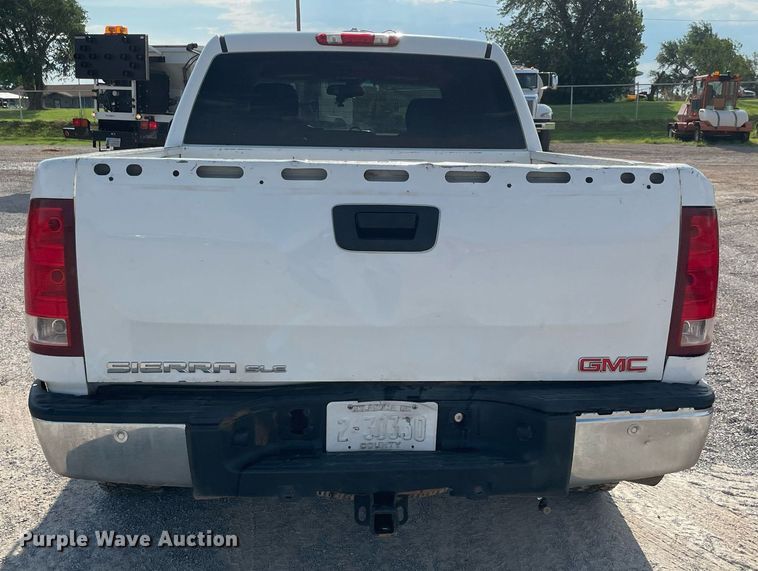 image for item DM0311 2007 GMC Sierra 1500  Crew Cab pickup truck