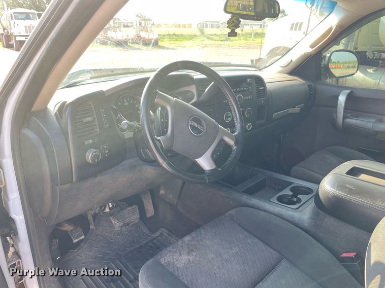 image for item DM0311 2007 GMC Sierra 1500  Crew Cab pickup truck