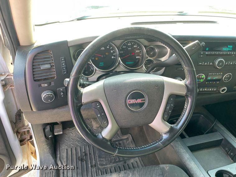 image for item DM0311 2007 GMC Sierra 1500  Crew Cab pickup truck