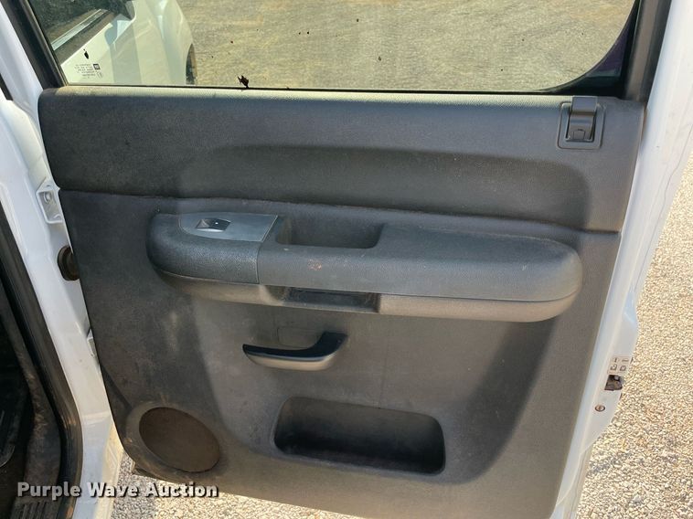 image for item DM0311 2007 GMC Sierra 1500  Crew Cab pickup truck